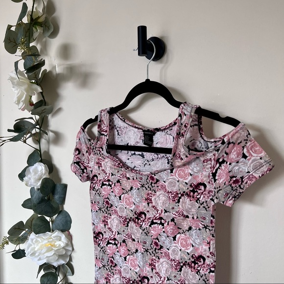 Forever 21 Floral Open Shoulder Top - Picture 2 of 6